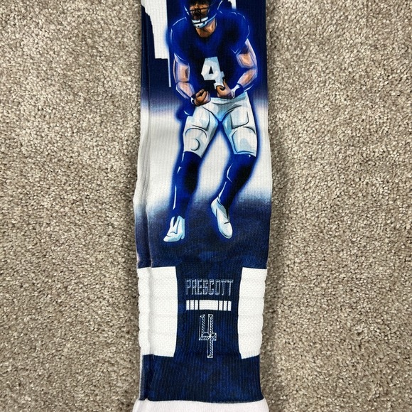 Strideline Dax Prescott Cowboys Socks NEW Size Med/Large Crew Sock NWT - Picture 2 of 6